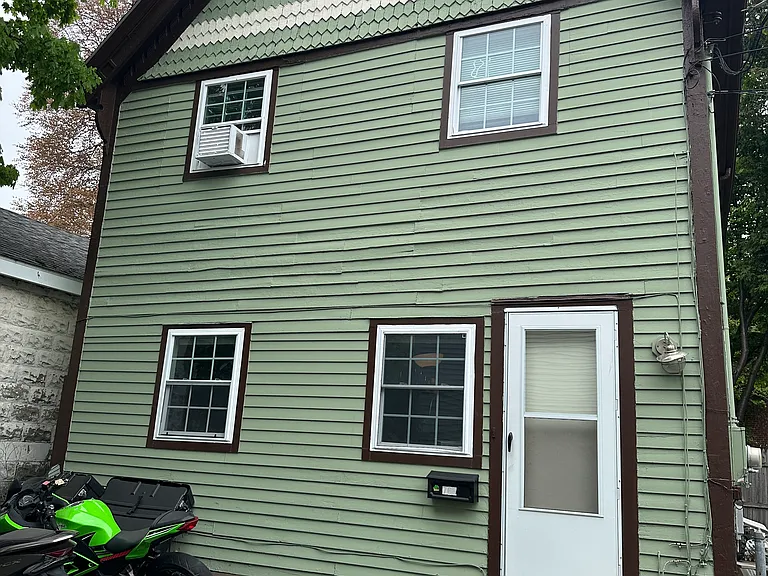 76 College Ave #R — Photo 14