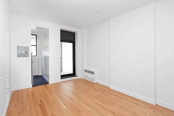 Rented by J. Lemle Real Estate | media 16