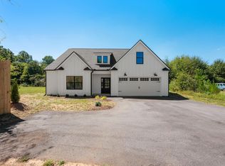 1434 Scuffletown Rd, Simpsonville, SC 29681