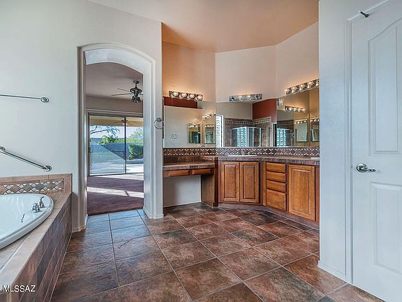 5th image of 11925 N Staghorn Pl