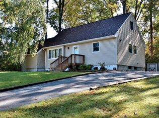 8 Sandyhill Rd, Hamburg, NJ 07419