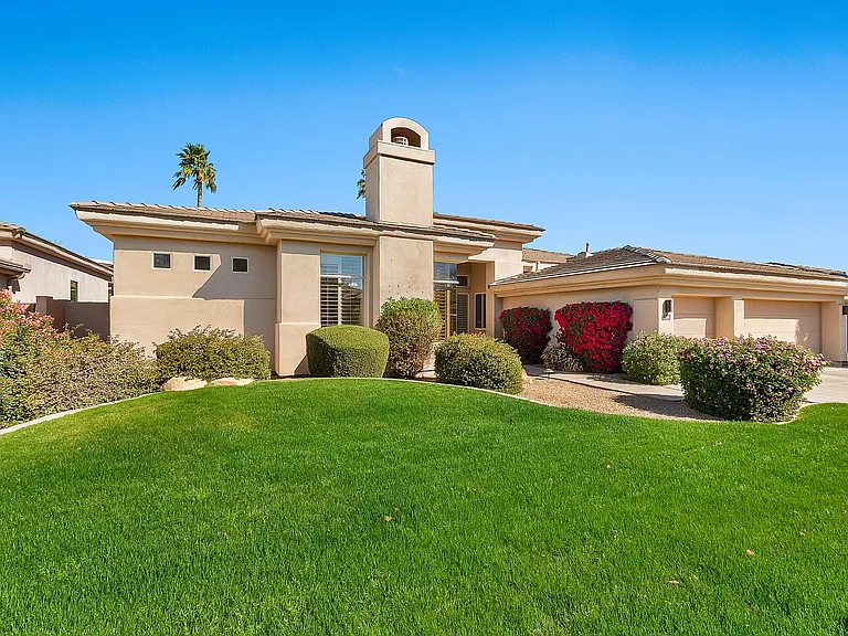 7460 E Tuckey Ln — Photo 8