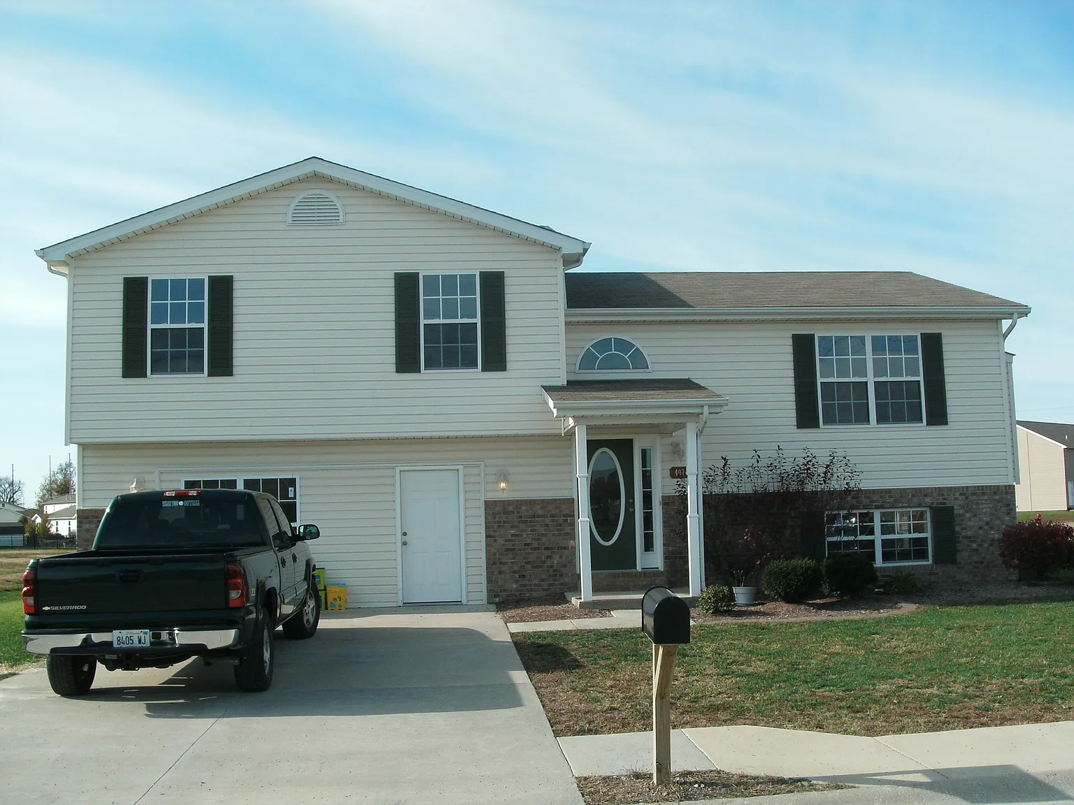 3 bed, 1795 sqft, $1,900 — Photo 1