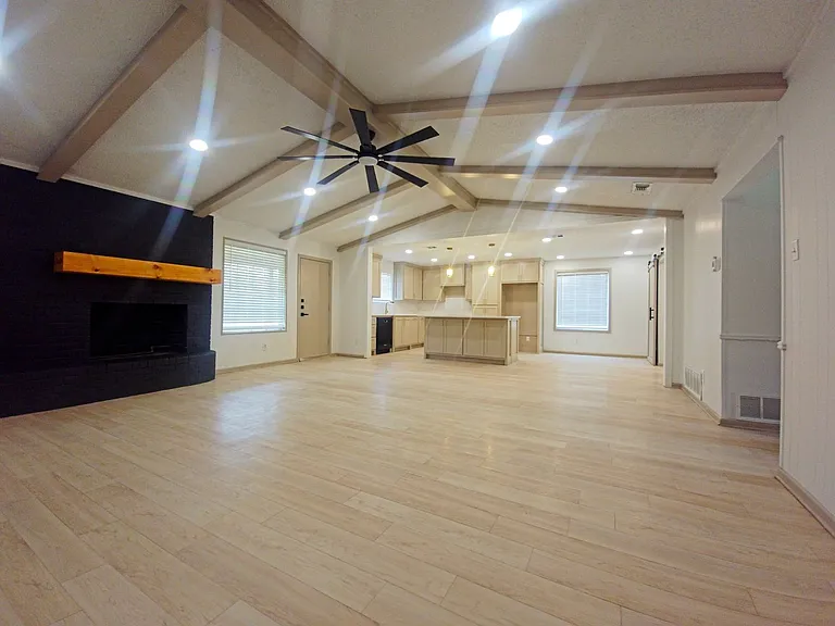 3607 85th St — Photo 5