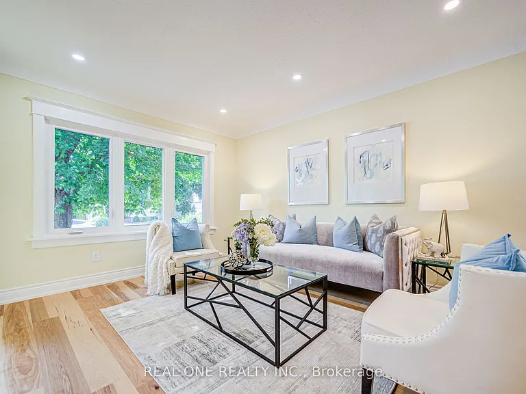 4052 Saint James Ave — Photo 6