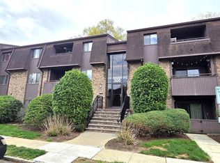522 Woodmill Dr, Cranbury, NJ 08512