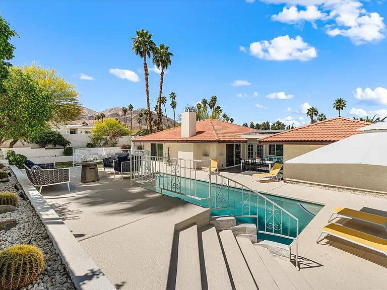 73011 Somera Rd — Photo 10