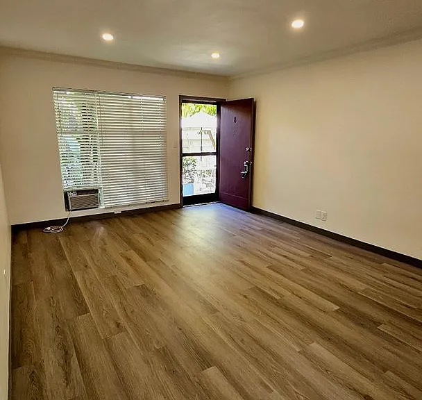 Fuller Apartments — Photo 7
