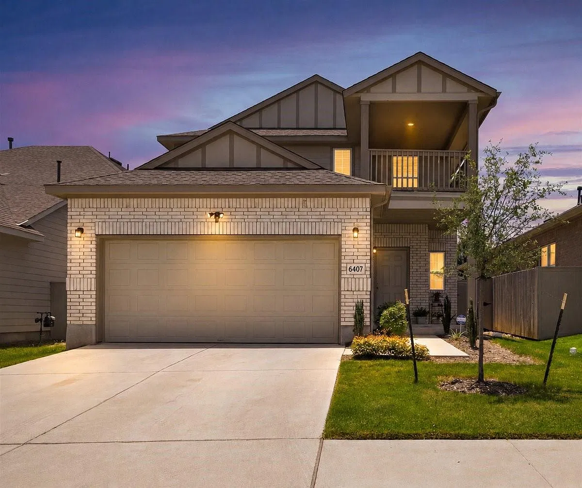3 bed, 2.5 bath, 2114 sqft, $2,399 — Photo 1