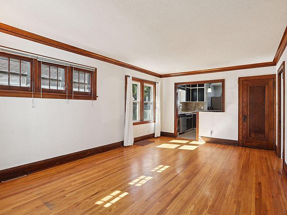 5th image of 3635 Aldrich Ave N