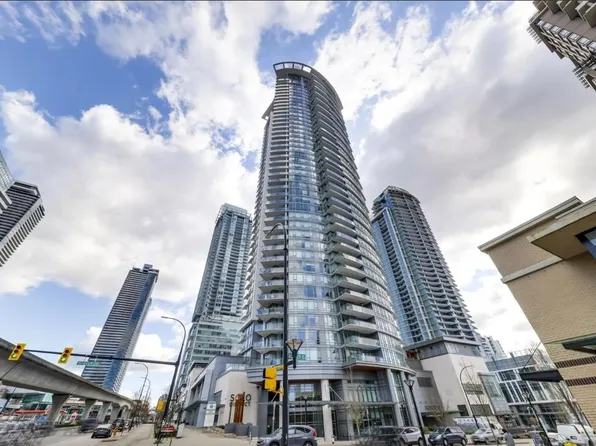 2008 Rosser Ave #3205, Burnaby, BC V5C 5C8
