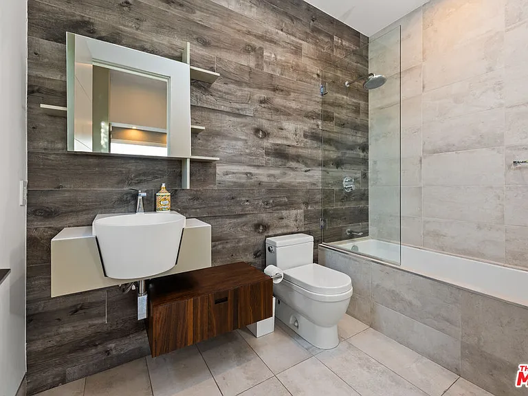 623 N Edinburgh Ave — Photo 30