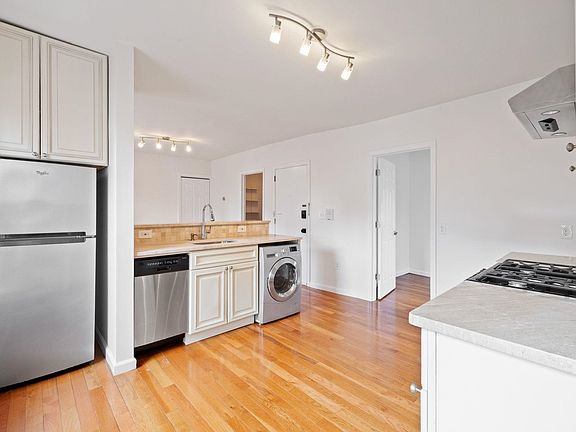 2nd image of 330 2nd St APT 4