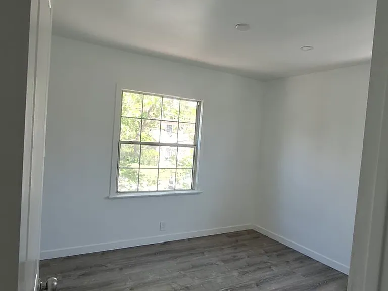5567 Kinston Ave — Photo 4
