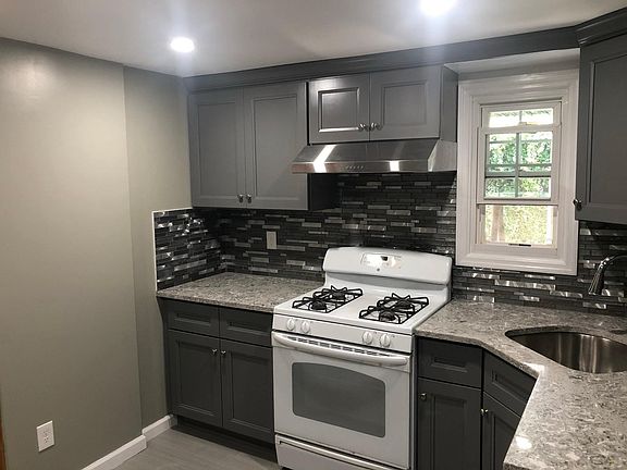 4th image of 85 Baltimore Ave #1A