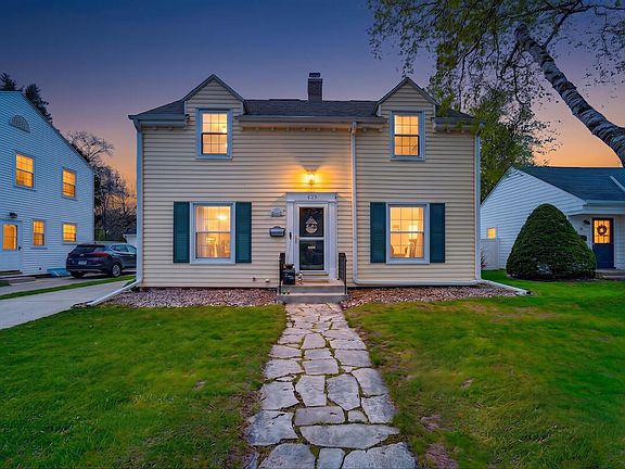 2nd image of 429 Shoreland DRIVE