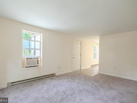 5th image of 403 Newton Ter