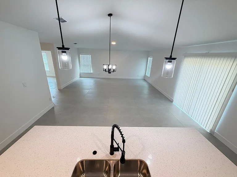 2614 Palomar Ave SE — Photo 14