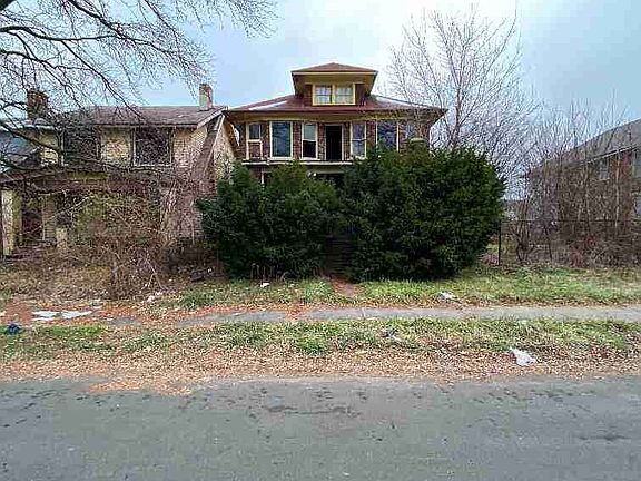 9031 N Clarendon