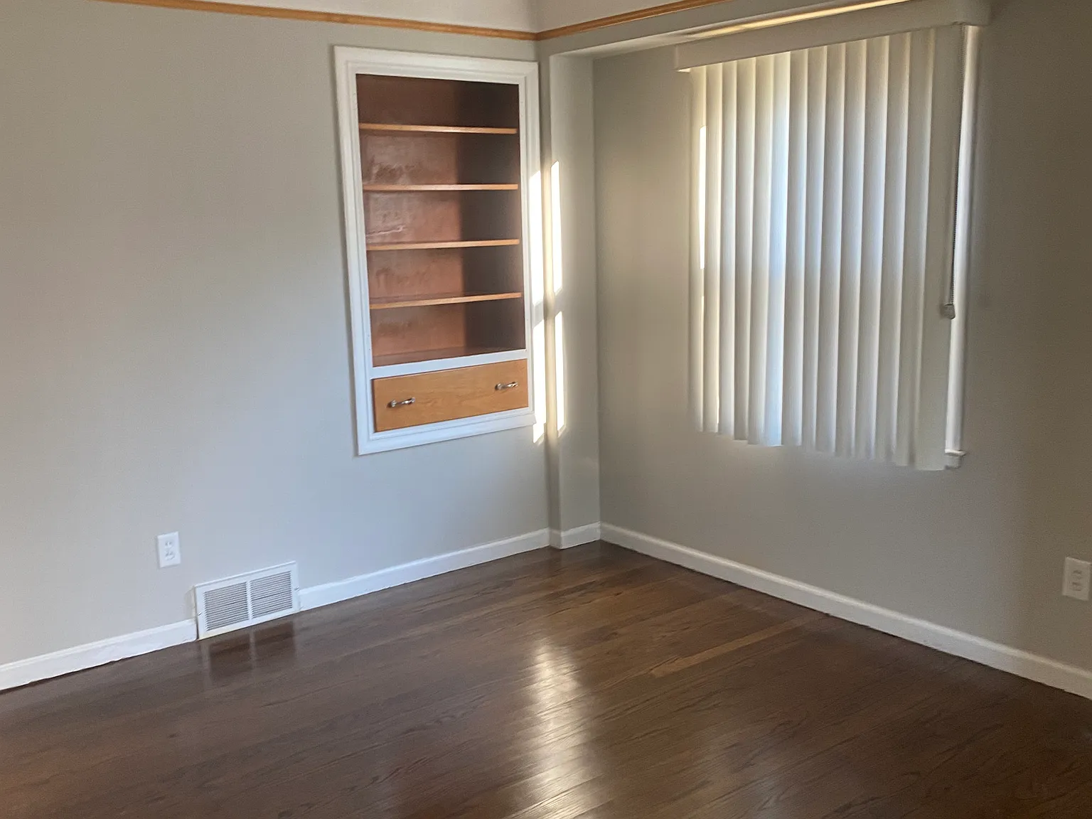 3 bed, 1049 sqft, $1,850 — Photo 4