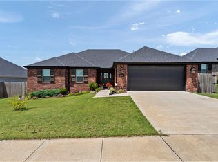 3086 E Calgary St, Fayetteville, AR 72701