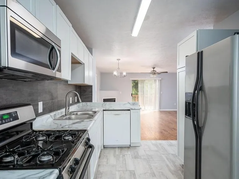 1030 Ada Place Dr SE — Photo 7