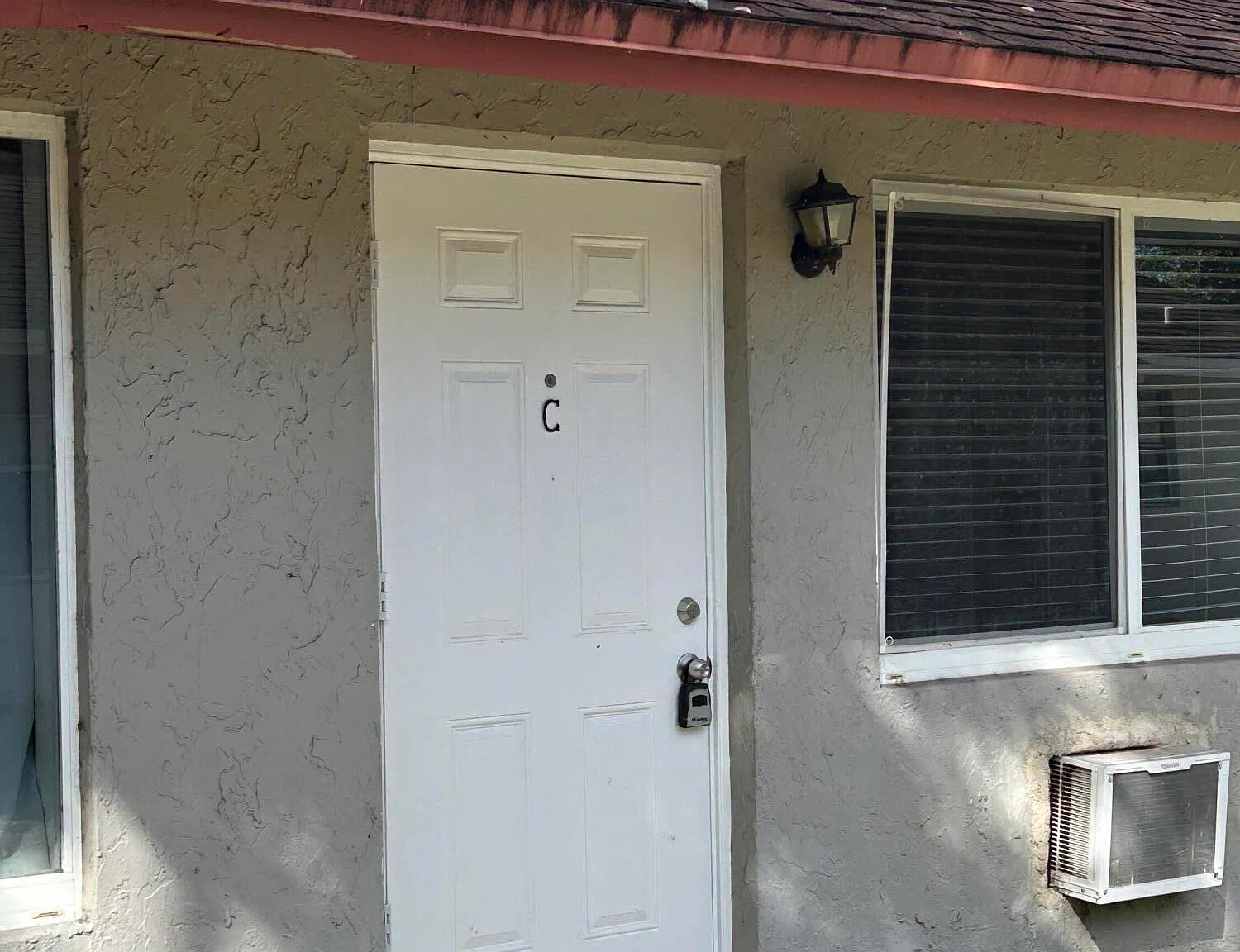 Studio, 1.0 bath, 400 sqft, $1,200 — Photo 1