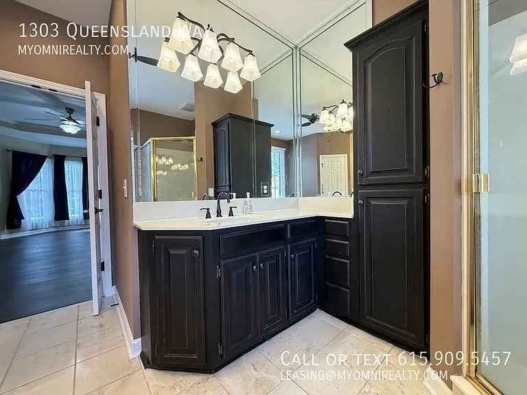 1303 Queensland Way — Photo 31