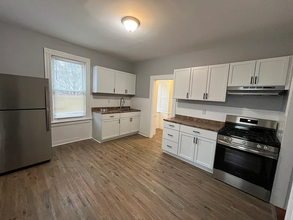 New remodeled gorgeous kitchen! White shaker cabinets w/black hardware. All new SS appliances with self-cleaning gas stove. Full eat in kitchen. New flooring.