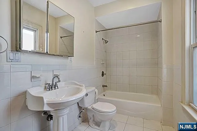 164 Orient Way — Photo 18