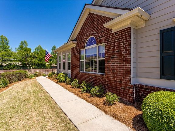 5th image of 1340 Brook Knoll Ln