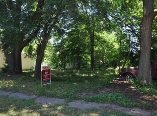 81 Wood St, Whitmire, SC 29178