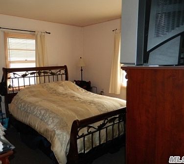 5th image of 32 Lilac Ln