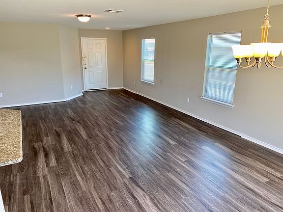 5th image of 350 Gina Dr