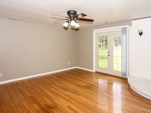 3rd image of 6405 Kellum Dr