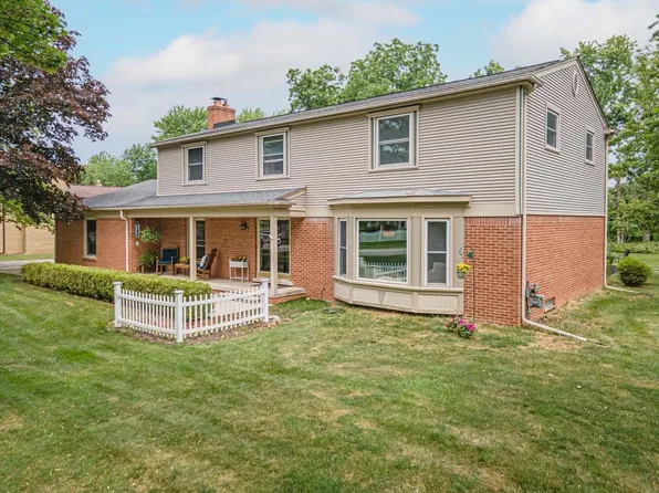 8114 Manchester Blvd, Grosse Ile, MI 48138