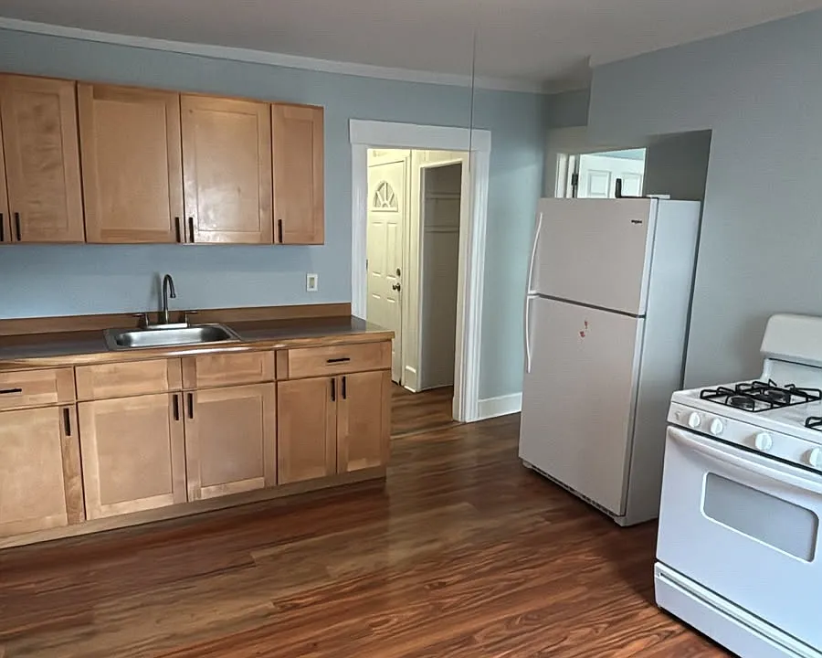 95 Central St #1LEFT