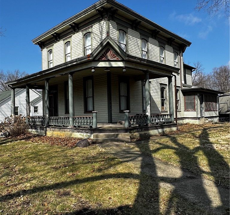 1st image of 401 W 4th St