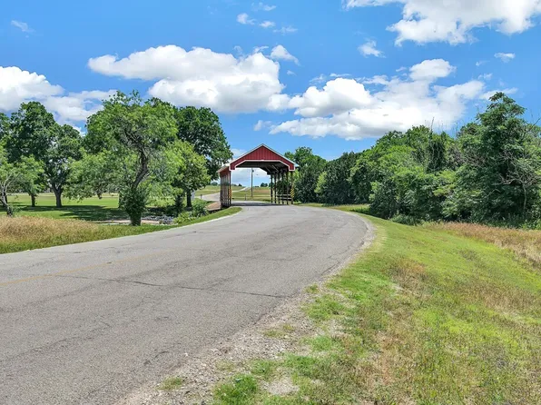 40080 Elmwood Dr, Whitney, TX 76692