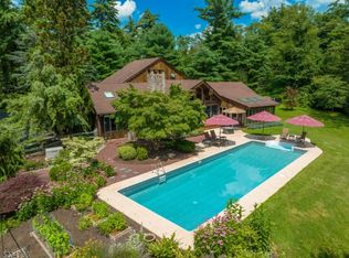 7 White Bridge Rd, Pittstown, NJ 08867