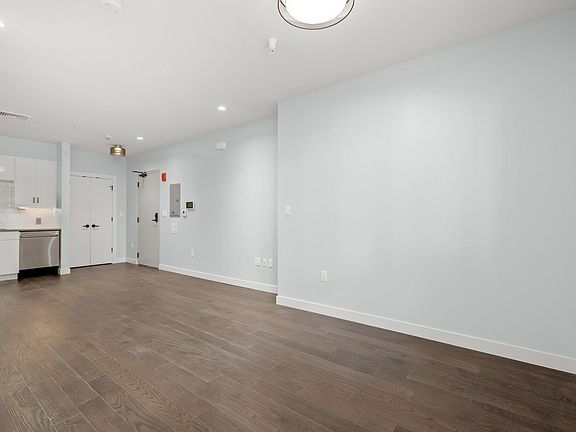 3rd image of 59 Auburn St #201
