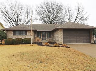 1724 East Dr, Bartlesville, OK 74006