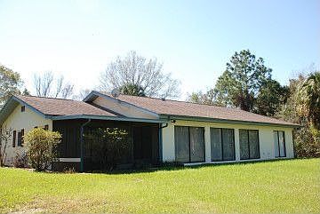 2nd image of 124 N Country Club Dr