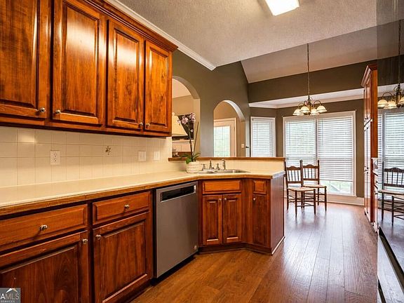 3rd image of 44 Ivy Chase Way NW