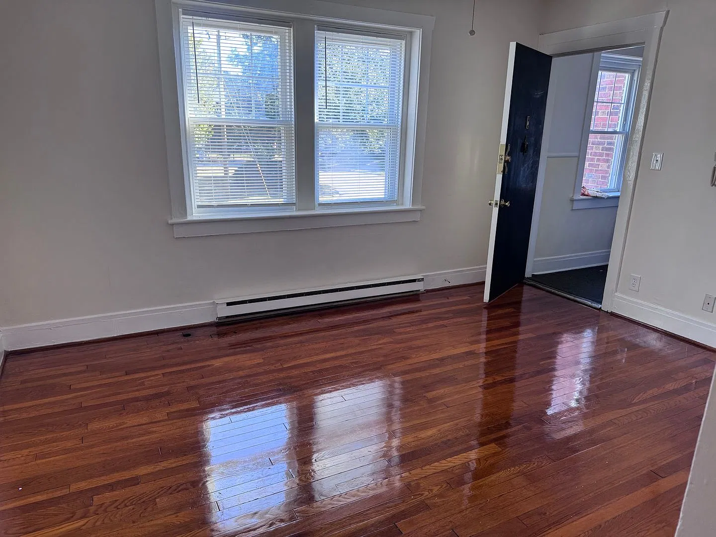 4911 Newport Avenue — Photo 2