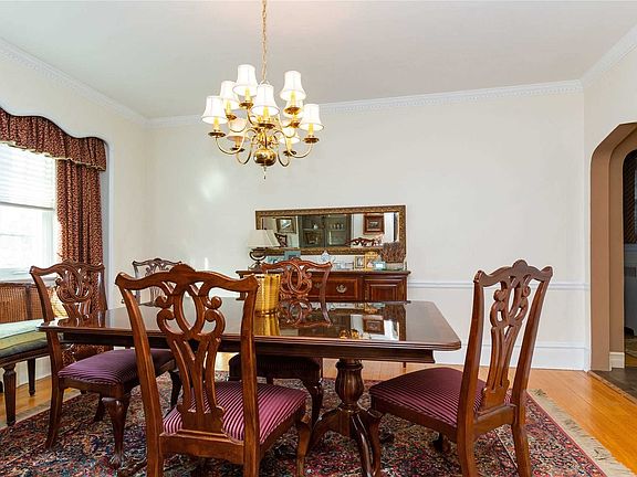 5th image of 8229 Kent St