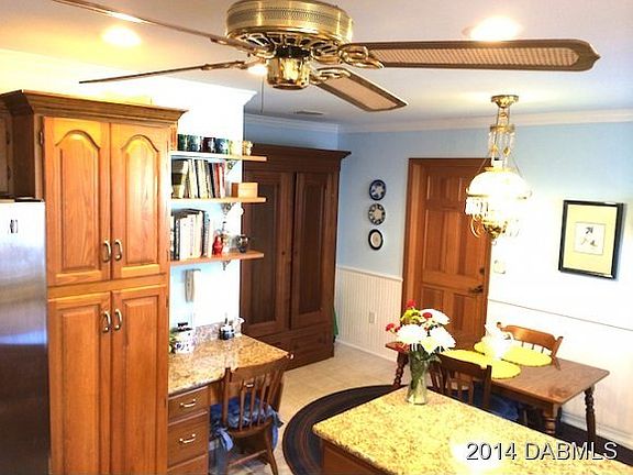 4th image of 161 Deer Lake Cir