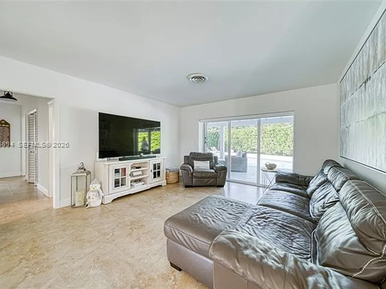 10600 SW 80th Ct — Photo 3