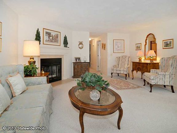 3rd image of 29 Swan Ct #B