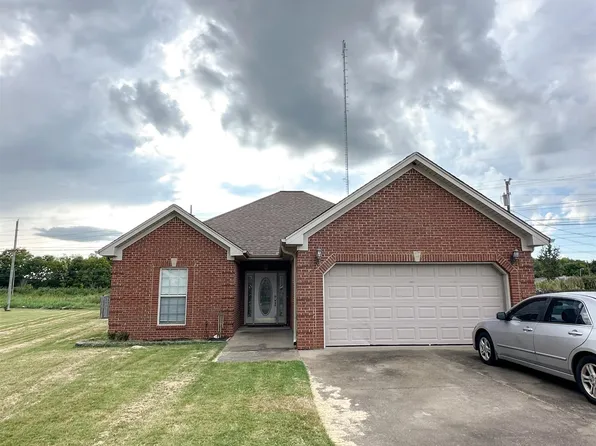 308 Meredith Dr, Muscle Shoals, AL 35661